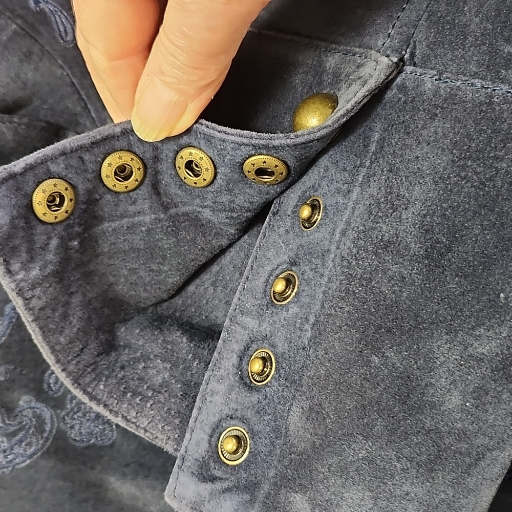 Alice Blue Vintage 60's Dark Blue Suede Neru Collar Embossed Brass Butto… - Picture 8 of 14